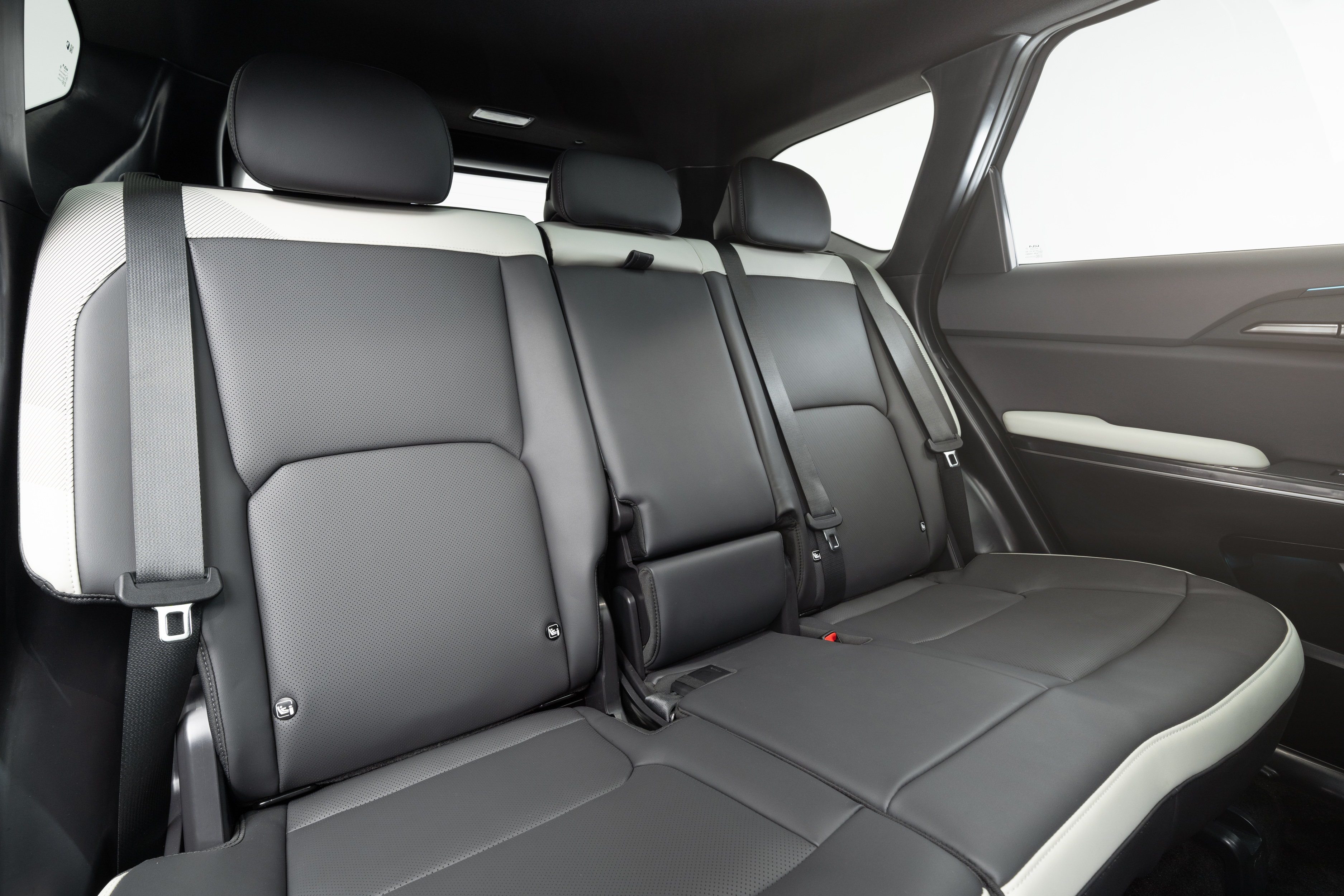 Kia EV5 'GT-Line' 81.4kWh (EU) - Gravity Grey - pre-production_10.jpg