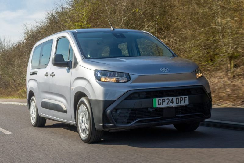 11 - Proace City Verso.jpg