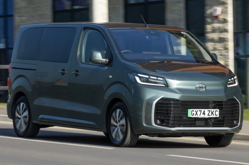 12 - Proace Verso.jpg