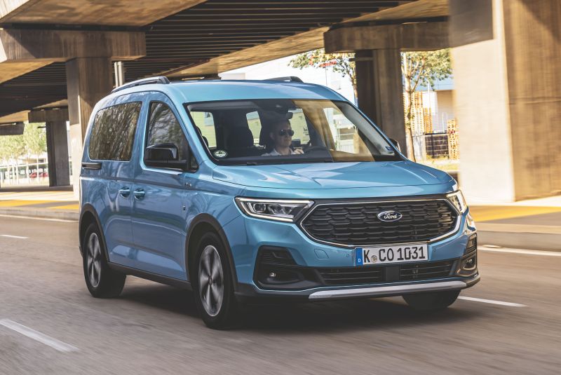 8 - Tourneo Connect.jpg