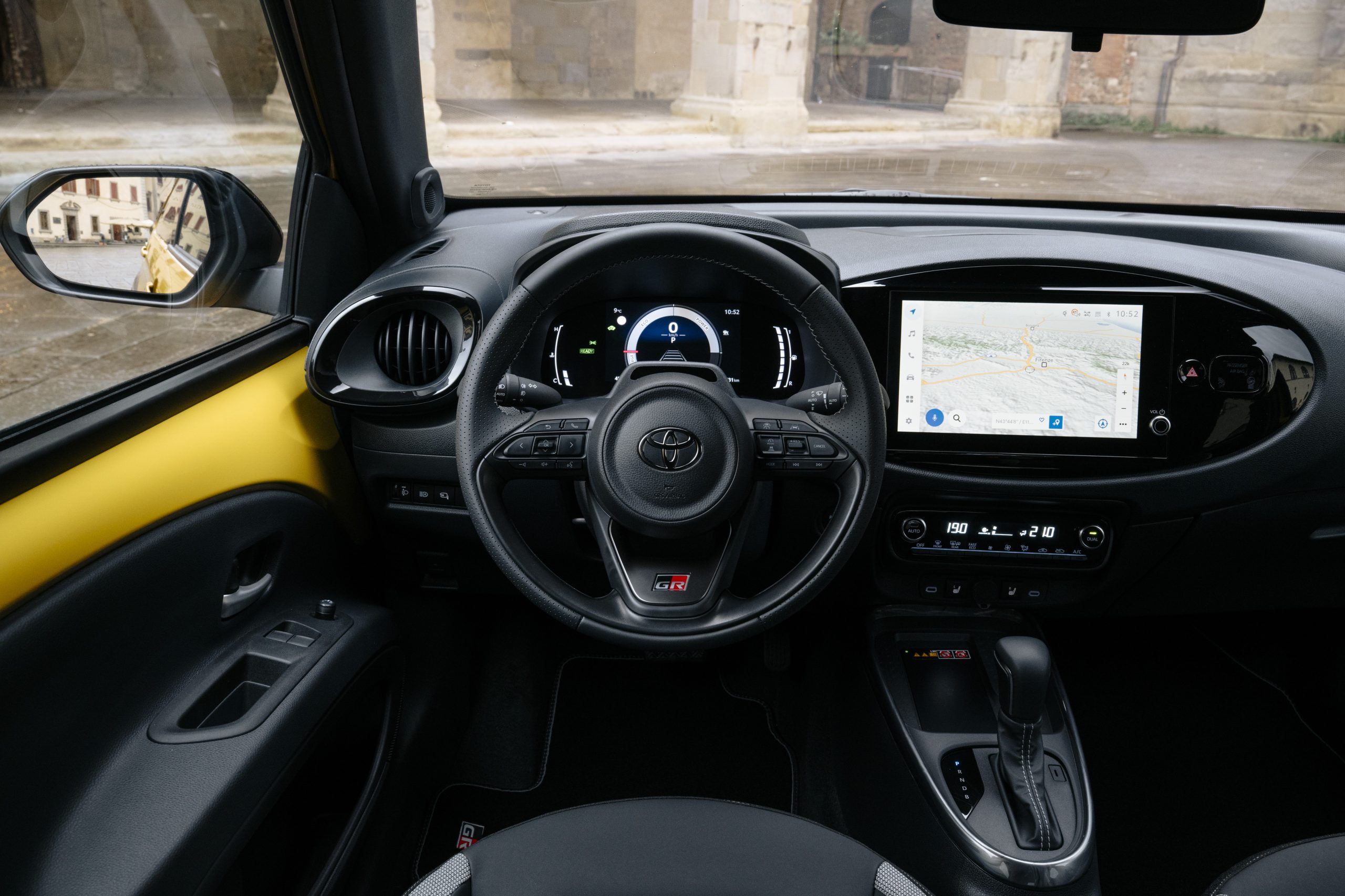 2026_Aygo-X_GR-Sport_Mustard_Interior-and-Details_002-scaled.jpg