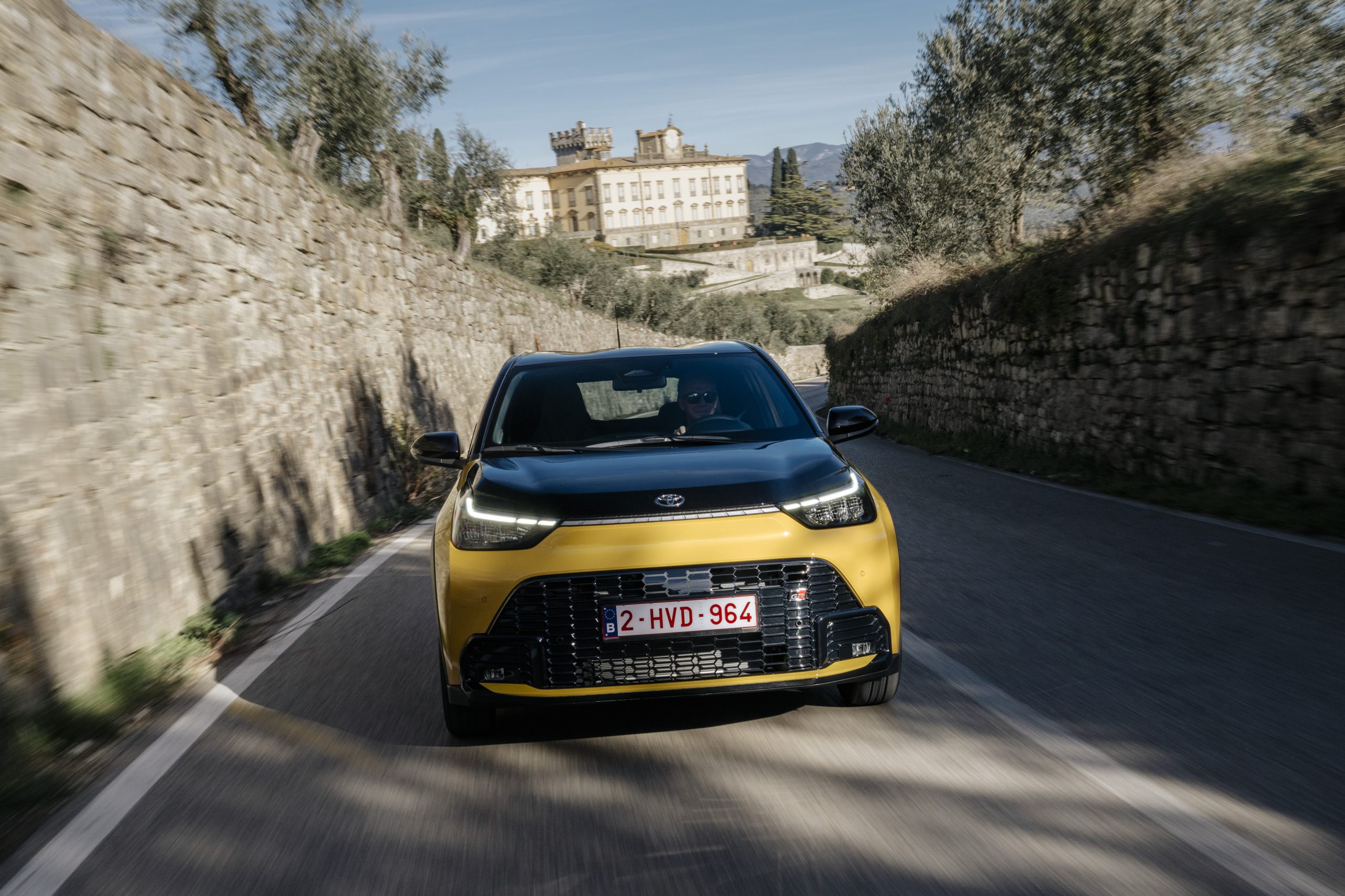 2026_Aygo-X_GR-Sport_Mustard_Dynamic_008-scaled.jpg