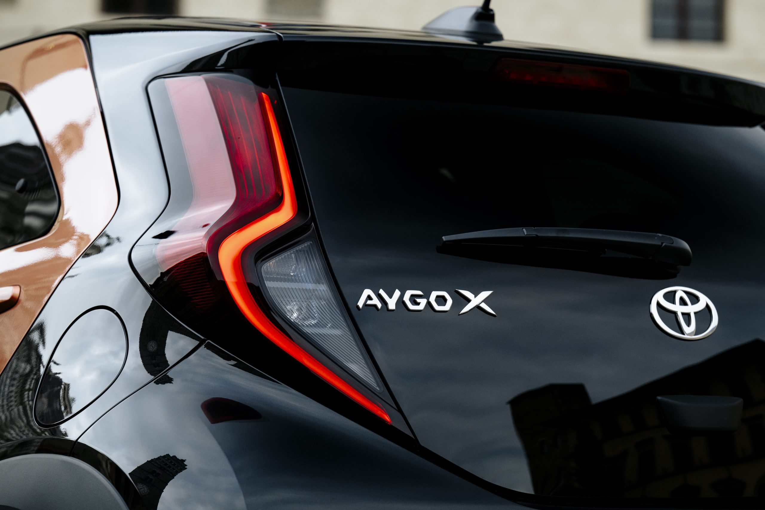 2026_Aygo-X_High-Grade_Cinnamon_Interior-and-Details_024-scaled.jpg