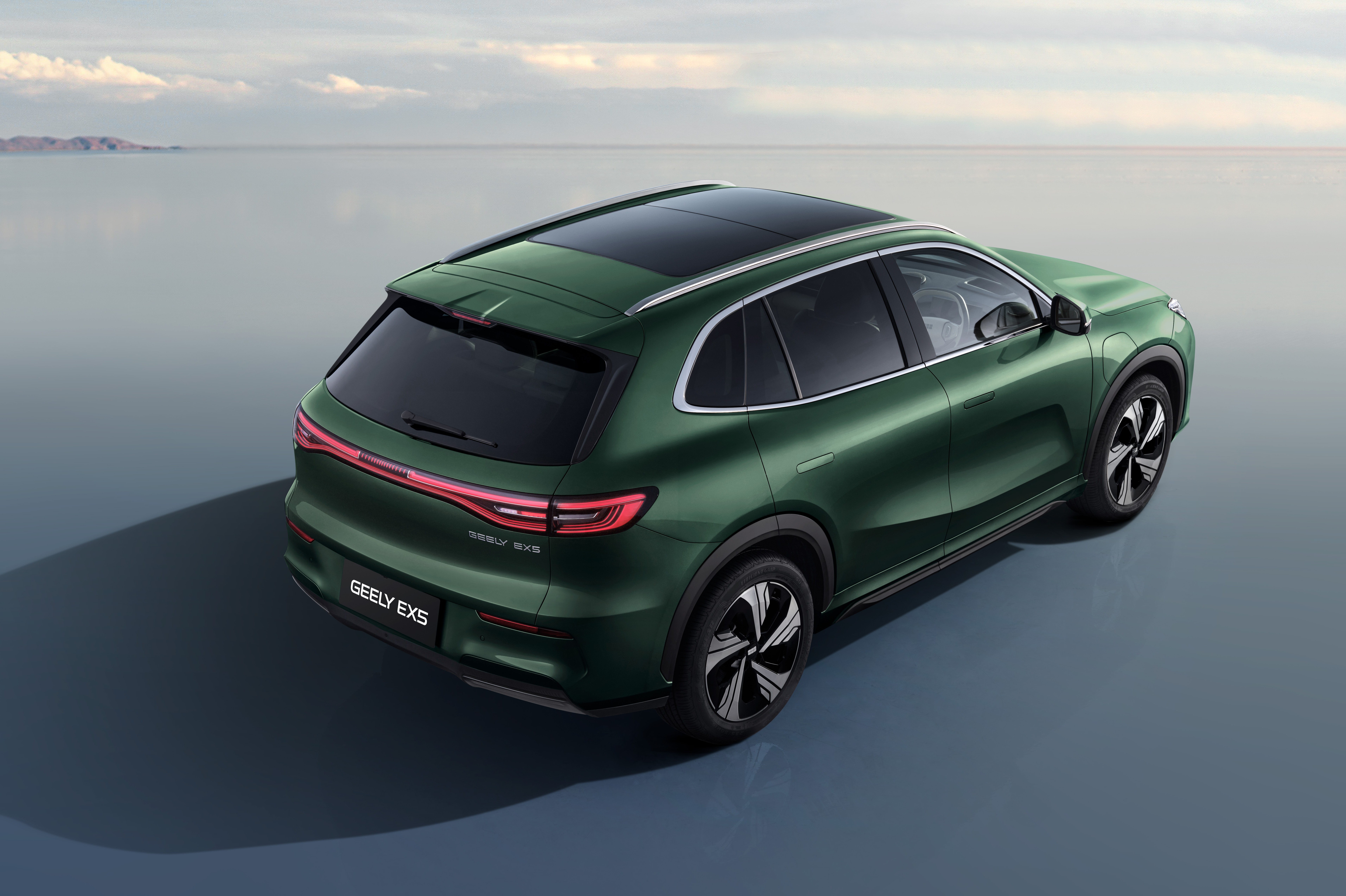 Geely EX5 Ultra Rainforest Green 2.jpg