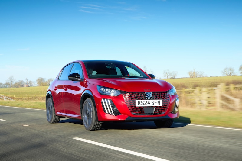 PEUGEOT_208_HYBRID_UK_EXT_09.jpg