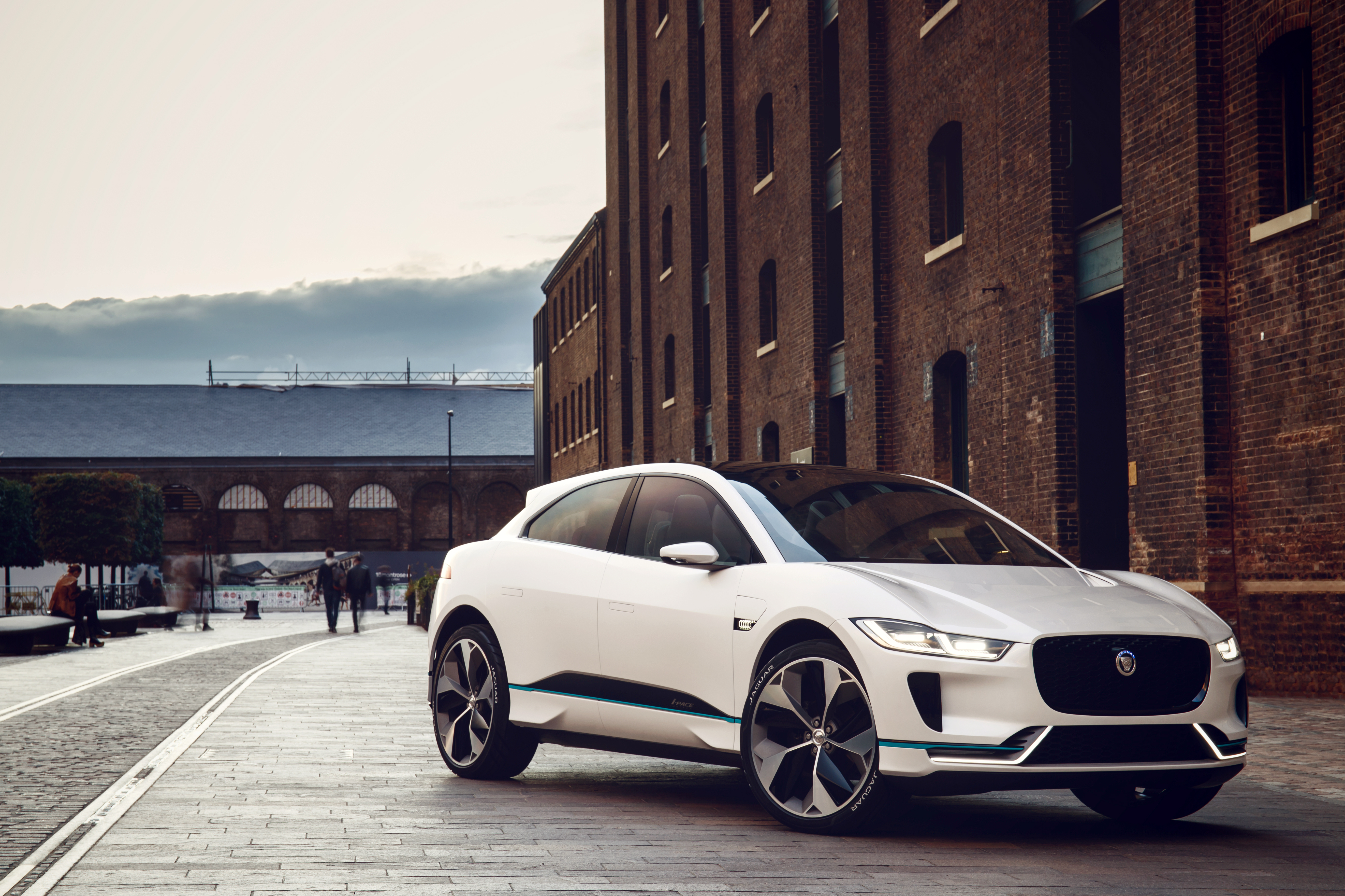 jaguaripaceconceptwhite015120917.jpg
