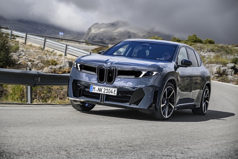 P90626735_highRes_the-new-bmw-ix3-50-x.jpg