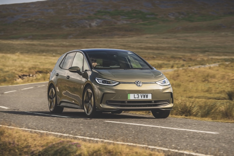 Small-38624-volkswagen-id3-in-dark-olivine-green-2.jpg