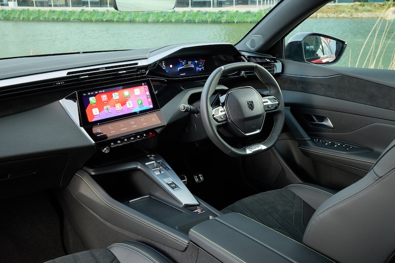 peugeot-e308sw-int-03.jpg
