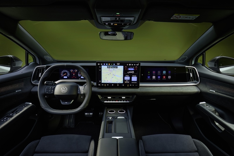 DB2026AU00931_large.jpg