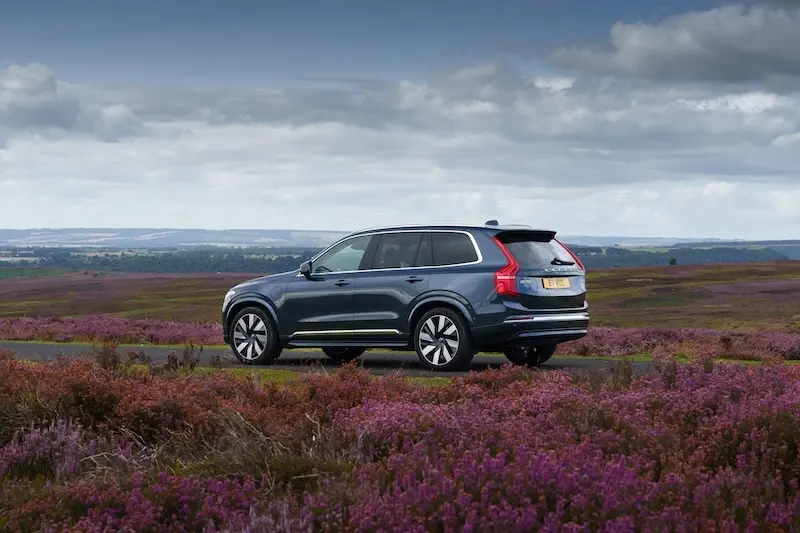 Volvo XC90 Plug-in hybrid still in the countryside