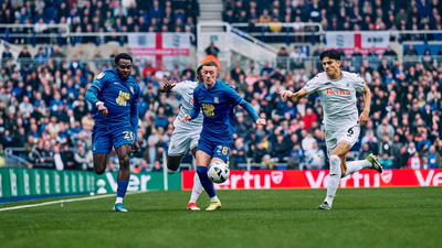 PLAYER RUNNING