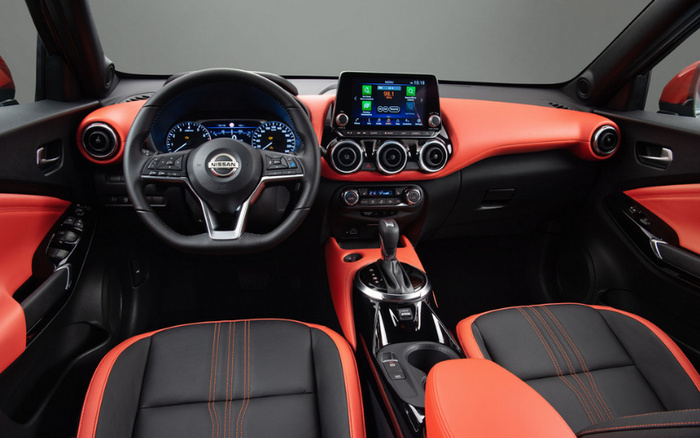 juke interior 