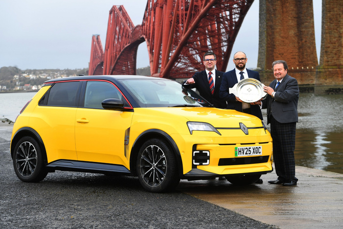 Renault Defends Scottish Car Of The Year Title