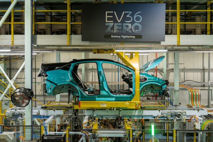 New Nissan LEAF Enters Production In Sunderland