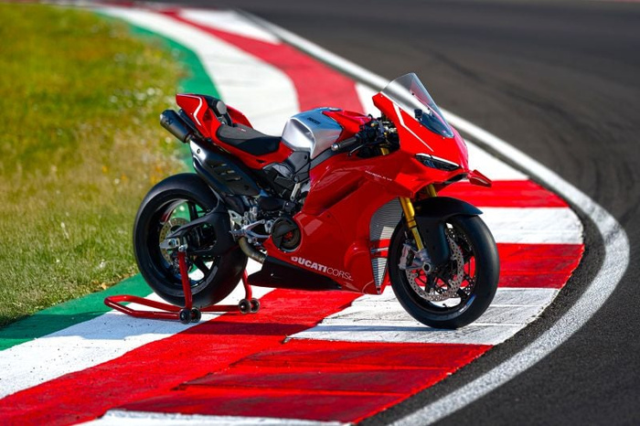 ducati-panigale-v4-r