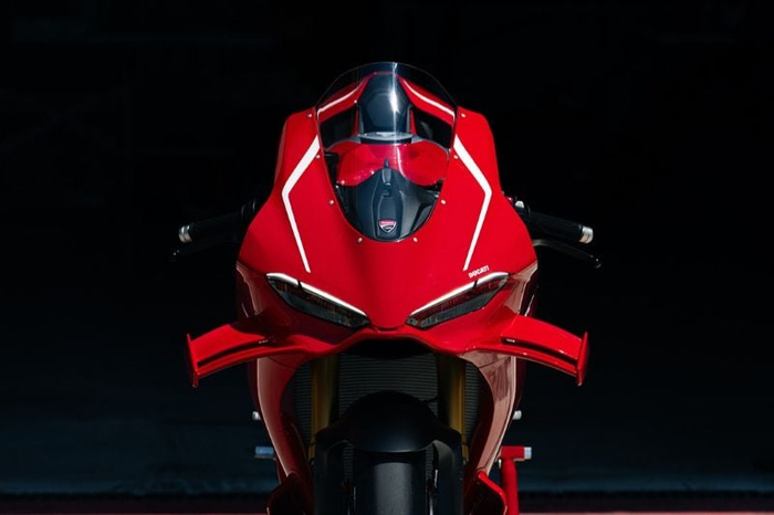 ducati-panigale-v4-r
