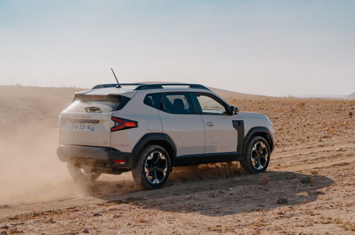 Dacia Duster and Dacia Bigster Gain Hybrid 150 4x4 Powertrain