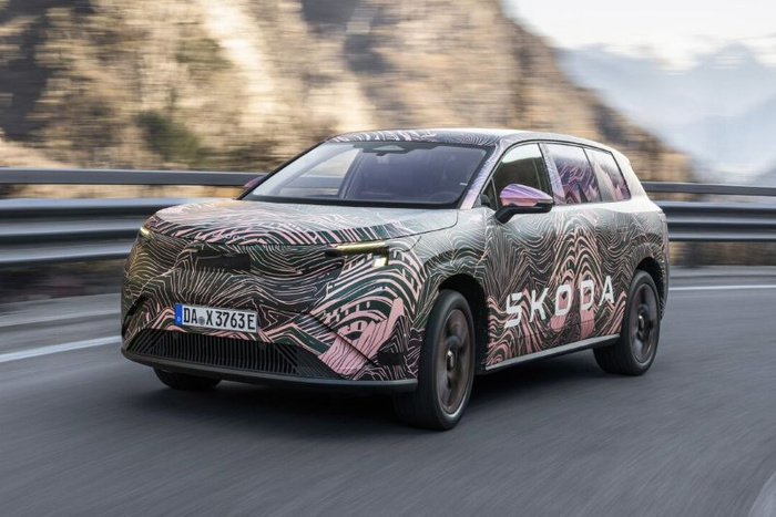 First Look at Skoda Peaq as Electric Seven-Seat SUV Breaks Cover
