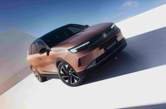 Vauxhall Grandland Griffin Introduced to Slash Entry-Level Price