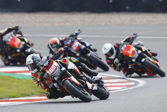 Nikki Coates Kicks Off 2026 BMW F 900 R Cup Title Bid With Wins