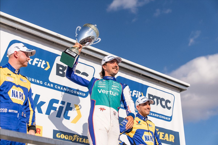 Team VERTU Scores Thruxton Victory